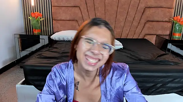 Sara_saaennz webcam
