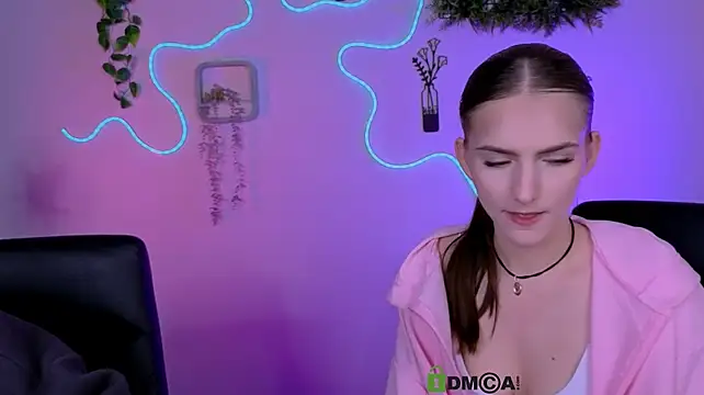 lisa_dark_ webcam
