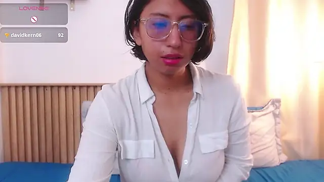 Violet_2003 live cam on StripChat