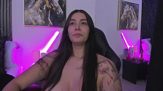 Bonnie_Rider live cam on StripChat