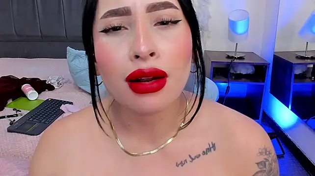 Lisagh_ live cam on StripChat