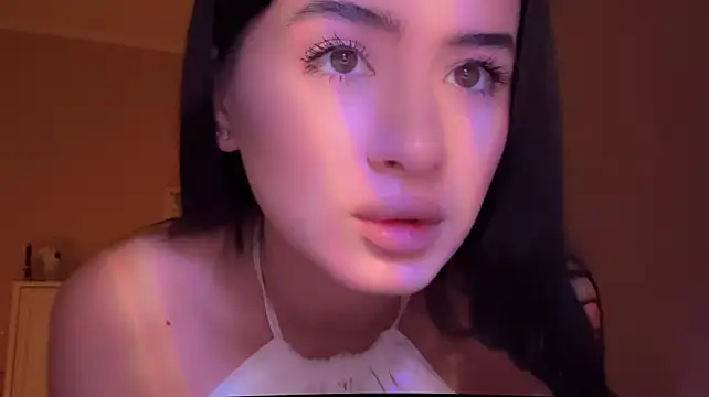 TeganBenek live cam on StripChat