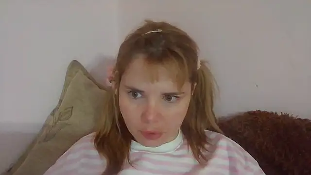 HornyElena webcam