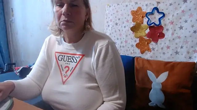 QueenLana webcam