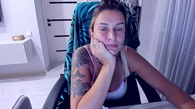 AlexiaDarren 🏜 free naked webcam