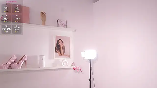 sweettener_ (T teen) - Naked and Oil show ♡