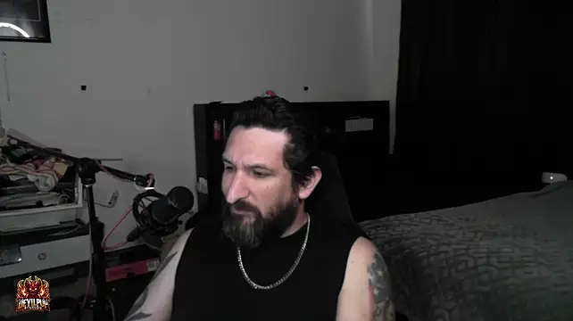 DevilPup75_ webcam