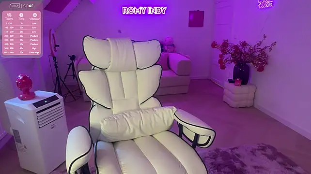 RomyIndyXXX webcam