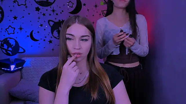 caroline_honeyy webcam
