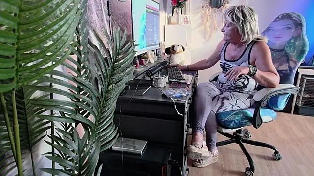 Anjela30 webcam