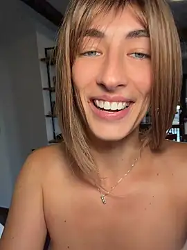 SugarLily24 webcam