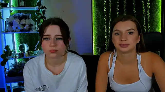 mia_lay webcam