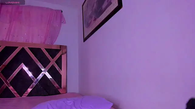 Lunita-Naughty webcam