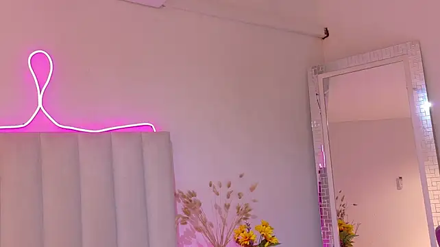 Luna_Cherry7 webcam