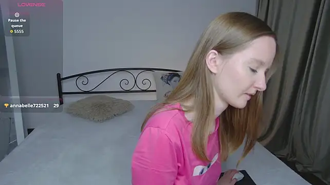 AlexsisFaee webcam