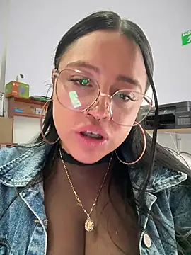 Outdoors-Mia_Khalifa webcam