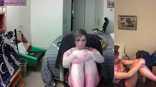 SissyCDMish webcam
