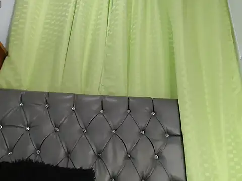 zaleya_mateus25 live cam on StripChat