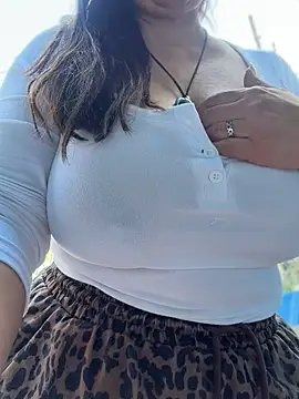 Sofyalone_ webcam