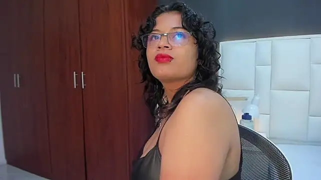 yeral2017 live cam on StripChat
