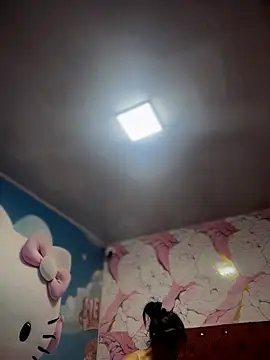 Isabella-Teen live cam preview
