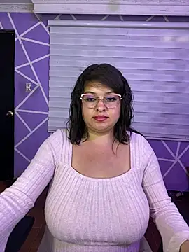 MiiaaJoness live sex cam