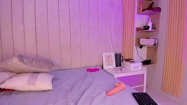 queen_adhara webcam