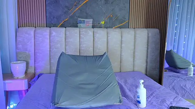 mia_scot (F young) - Show Big Squirt