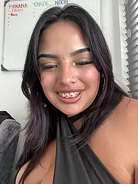 LiliMilk_21 live cam on StripChat