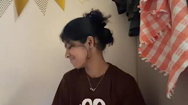 ngamuszar (F young) - slap my ass 3x :p