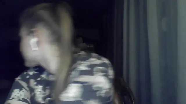 LeaWetGirl webcam