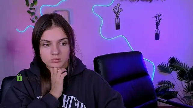 lisa_dark_