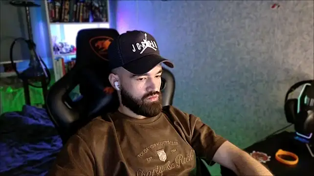 _Serious_Man webcam