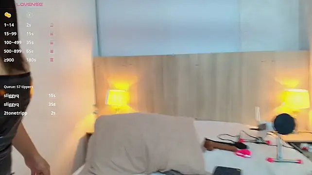 kira_dubois webcam