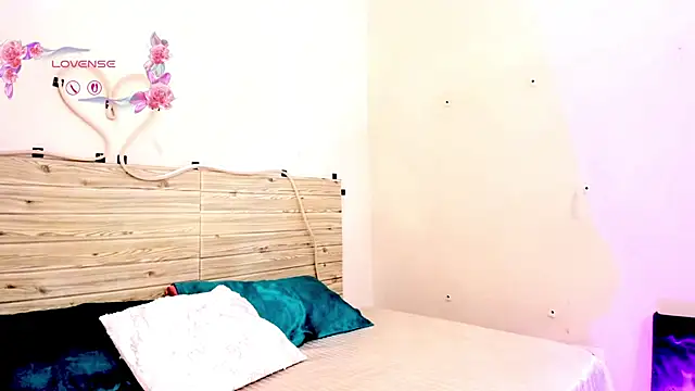 lilahSweet webcam
