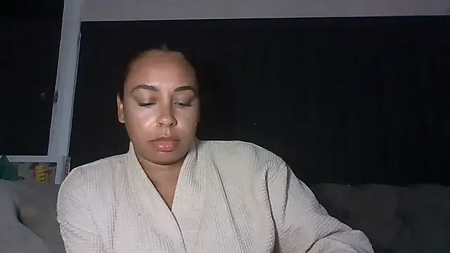 AriesBaddiee_ webcam