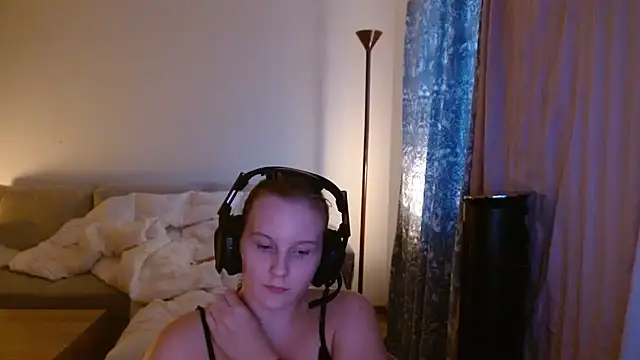 Nina_Monet live cam preview