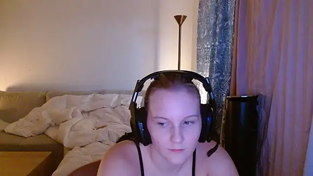 Nina_Monet webcam