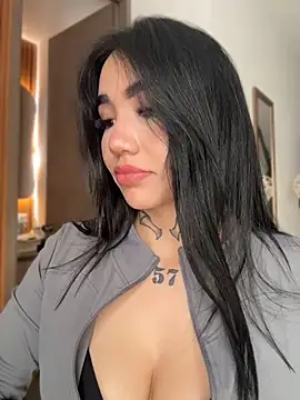 Nickiiiii live sex cam