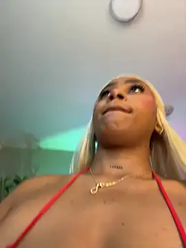 YariRose webcam