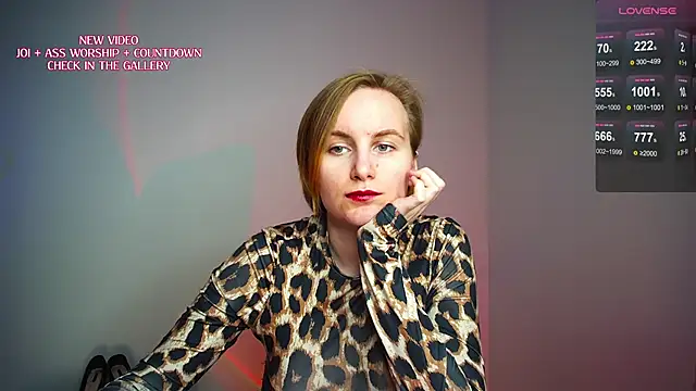 KinkyMissCherry webcam