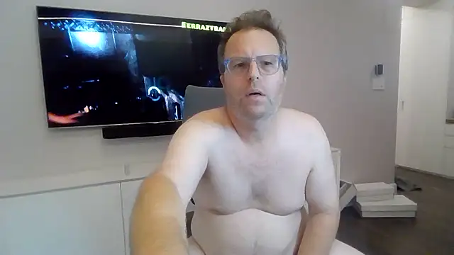 dadbody_nyc (Ask my age) - Have some fun, its my first show