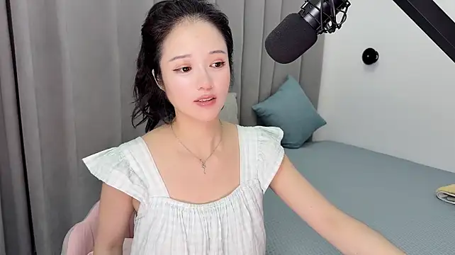 Momo-Wow webcam