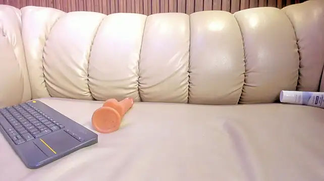 SaraLyynn webcam