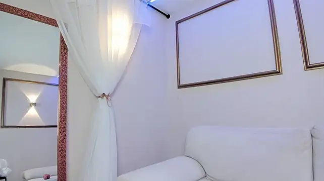 MilaOwensh_ webcam