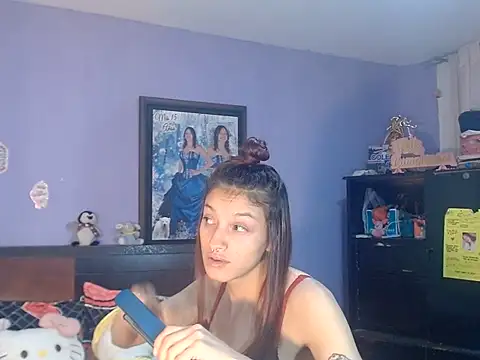 Emma-Wilson live cam preview