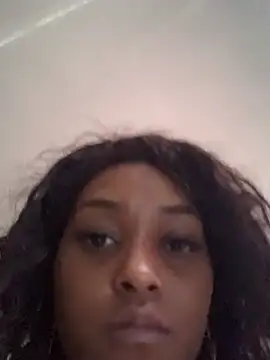 Barbiecamila live cam preview