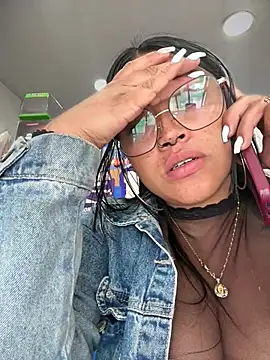 Outdoors-Mia_Khalifa webcam
