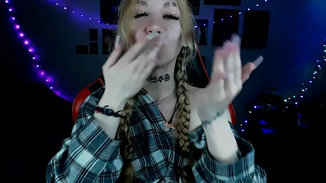 Nica_Kawaii webcam