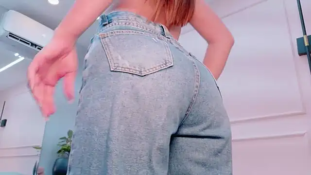 DanielleDNicola live cam preview